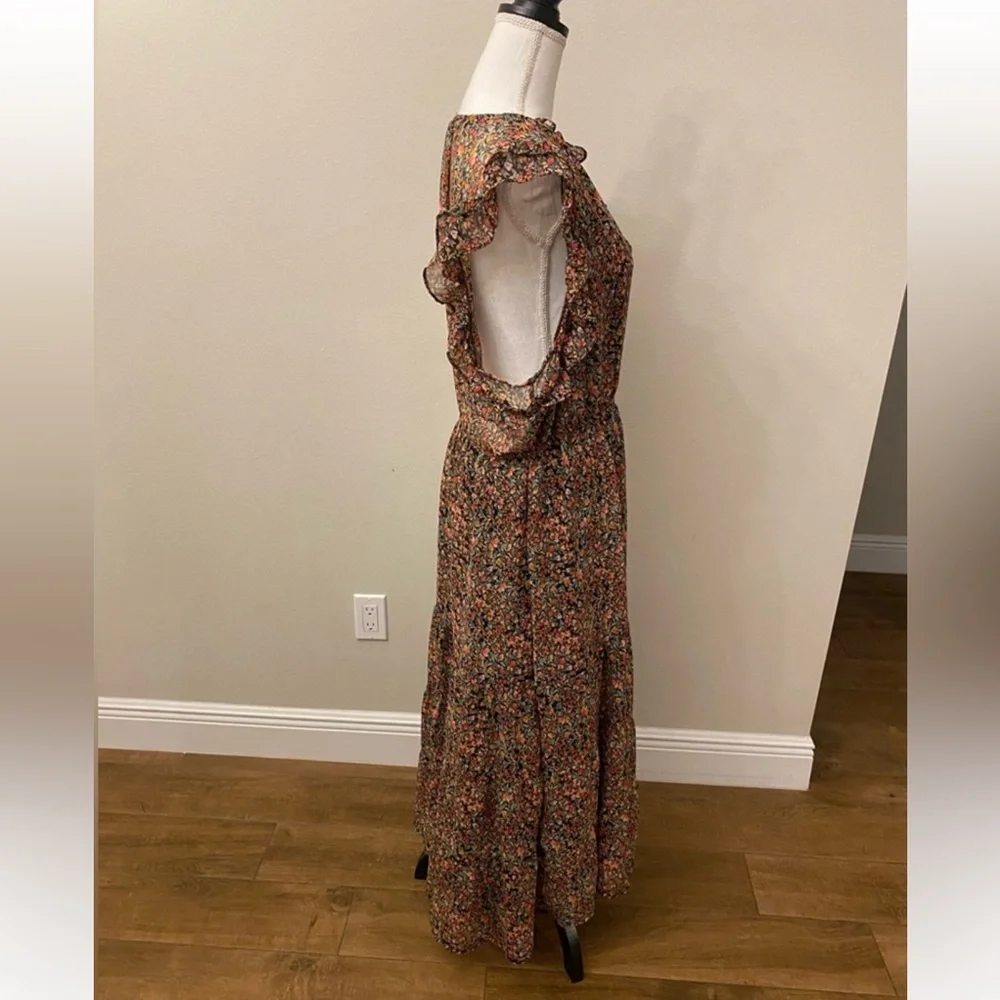 Plus Dress - Picture 5 of 10